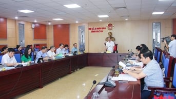 Trình phương án không thu phí đối với 6 thủ tục hành chính khi thực hiện qua dịch vụ công trực tuyến ở Nghệ An