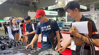Gần 500 nhà trưng bày Triển lãm quốc tế về cơ khí chính xác và sản xuất chế tạo