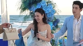 Kỷ niệm ngày cưới, Midu được chồng tặng 2 túi Hermès đắt giá cỡ nào?