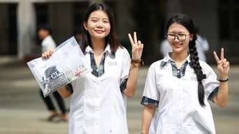 Hồi hộp dõi theo chấm thi văn tốt nghiệp THPT: Đề hay, nhưng điểm cao dễ không?