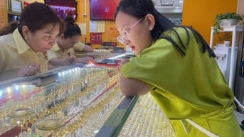 Giá vàng chiều nay 30/7/2025: Giá vàng trong nước và thế giới tăng mạnh, cơ hội tốt để mua vào