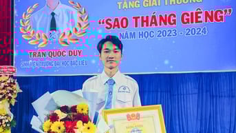 16 học sinh, sinh viên Cà Mau được nhận học bổng “Vững tương lai”