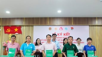 Phòng Giao dịch Ngân hàng Chính sách xã hội Bình Thuận ký kết ủy thác cho vay với các tổ chức chính trị - xã hội