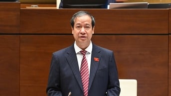 Bộ trưởng GD-ĐT phản hồi về quản lý dạy thêm, không biến học sinh thành 'máy học'
