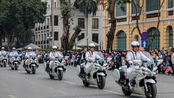 Trình diễn nghiệp vụ, diễu hành phương tiện của Bộ Công an tại hồ Hoàn Kiếm