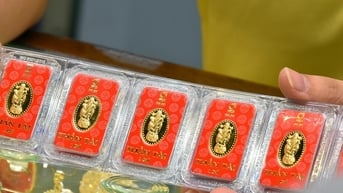 Giá vàng hôm nay, 31-7: Sụt giảm mạnh khi USD tăng giá