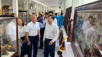 Hà Nội khai mạc triển lãm ngành sơn mài - khảm trai - đồ gỗ điêu khắc