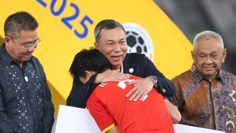 អ្នកប្រឆាំងកម្រប្រើកីឡាករធម្មជាតិណាស់ បាល់ទាត់វៀតណាមជាប់លេខ១នៅអាស៊ីអាគ្នេយ៍