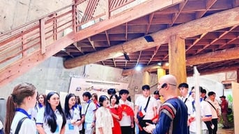 Ngày hè bổ ích của thanh niên kiều bào
