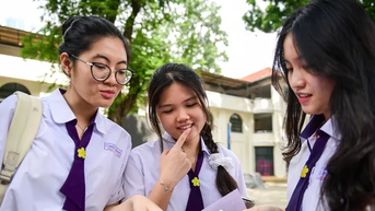 Du học 4 năm cũng vật vã với đề Tiếng Anh thi tốt nghiệp THPT