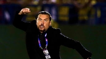 Thầy ngoại đổ bộ V-League, chất liệu có tăng?