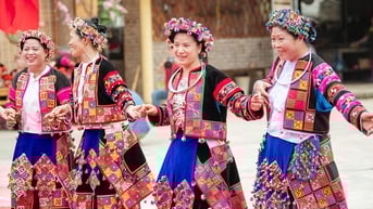 Sứ giả lặng thầm của miền đá