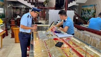 Giá vàng hôm nay 4/7/2025: Giá vàng trong nước và thế giới trung bình năm 2025 sẽ cao nhất lịch sử