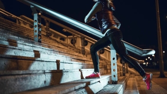 អត្តពលិក​ពីរ​នាក់​ត្រូវ​បាន​សម្រាក​ព្យាបាល​នៅ​មន្ទីរពេទ្យ​ដោយសារ​ការ​ហត់នឿយ​ក្នុង​ការ​ប្រណាំង​ពេល​យប់​ក្នុង​ទីក្រុង​ហូជីមិញ