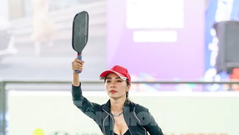 Nữ hoàng tốc độ Lê Nhàn khoe dáng tại giải Việt Nam Pickleball - Cúp Hyundai Thành Công 2025