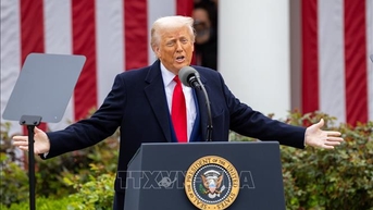 ភ្លាមៗនោះ លោកប្រធានាធិបតី Trump បានផ្លាស់ប្តូរយុទ្ធសាស្ត្រចរចារពន្ធគយជាមួយប្រទេសភាគច្រើន។