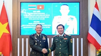 Đại tướng Nguyễn Tân Cương hội đàm với Tư lệnh Lực lượng Quốc...