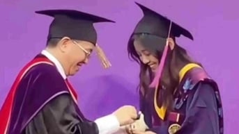 Tranh cãi việc sinh viên, nghiên cứu sinh mang Labubu lên nhận bằng