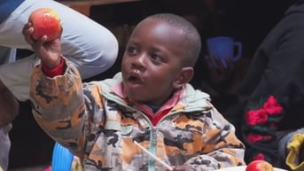 Khoai Lang Thang và bữa tiệc nhớ đời ở khu ổ chuột Kenya châu Phi