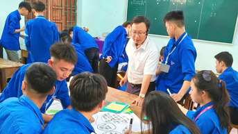 'Vừa tuyển, vừa chờ' học sinh