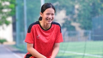 Thí sinh thi hát, kể chuyện, bật xa... tranh suất vào sư phạm