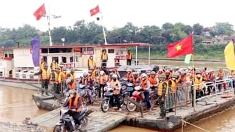 Vận hành lại phà quân sự ở khu vực cầu Phong Châu từ ngày 5/7