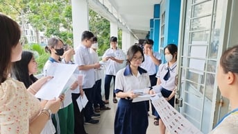 Chấm thi tốt nghiệp THPT chương trình 2006: Điểm môn văn phân hóa rất rõ