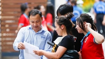2 nữ sinh trúng tuyển 6 nguyện vọng thi lớp 10 Hà Nội năm 2025