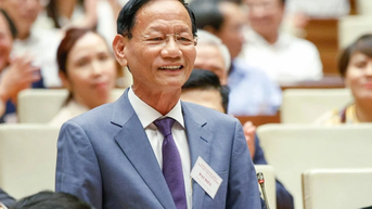 តើ​នរណា​ជា​អាជីវករ​ដែល​ទើប​តែ​ជួប​ពិភាក្សា​ជាមួយ​នាយក​រដ្ឋមន្ត្រី​ក្នុង​សន្និសីទ​ផ្សព្វផ្សាយ​សេចក្តី​សម្រេច​លេខ​៦៨?