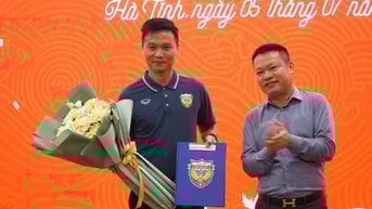 Gương mặt bất ngờ ngồi ghế nóng Hà Tĩnh, HLV Thành Công rời đội vì sức khỏe