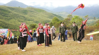 Du lịch ở cực Tây Tổ quốc