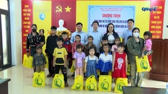 Đưa 15 trẻ em bị tim bẩm sinh đi phẫu thuật miễn phí