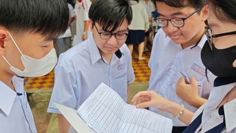 Đáp án thi tốt nghiệp THPT 2025: Môn văn mở, môn toán cần chi tiết