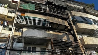 Chủ tịch UBND TP Hồ Chí Minh Nguyễn Văn Được đến thị sát hiện trường vụ cháy tại cư xá Độc Lập