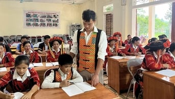 Miệt mài giữ tiếng Pà Thẻn