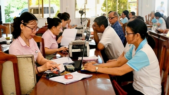 Phòng Giao dịch Ngân hàng Chính sách xã hội Phú Yên: Tổ chức phiên giao dịch đầu tiên sau sắp xếp