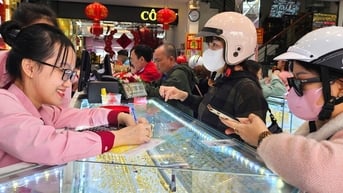 Giá vàng chiều ngày 7/7/2025: Giá vàng trong nước và thế giới cắm đầu giảm