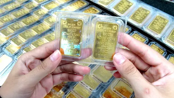Giá vàng hôm nay 07/7: Lao dốc không phanh