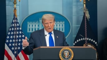 Tổng thống Trump gửi 'tối hậu thư' thuế quan: Bước mở cho đàm phán hay khởi đầu cuộc chiến thương mại mới? 