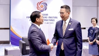 Phó Thủ tướng, Bộ trưởng Ngoại giao Bùi Thanh Sơn gặp Bộ trưởng Ngoại giao Thái Lan