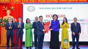 Công bố các quyết định về nhân sự tại Ngân hàng Nhà nước chi nhánh Khu vực 2