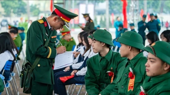 Không gọi nhập ngũ công dân cận thị hơn 1,5 diop, viễn thị