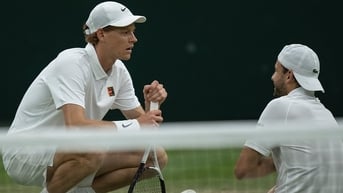 Bi kịch Wimbledon: Dimitrov chấn thương bỏ cuộc khi đang áp đảo Sinner