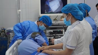 Nội soi siêu âm chẩn đoán ung thư rất sớm triển khai tại miền Tây