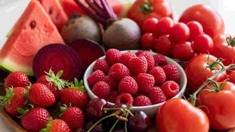 Trái cây, rau củ màu đỏ thật sự tốt cho tim?