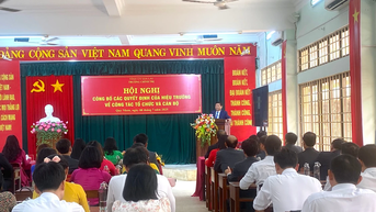 Trường Chính trị tỉnh Gia Lai công bố các quyết định về công tác tổ chức và cán bộ