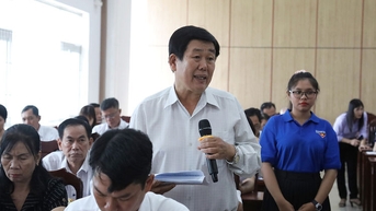 គណៈកម្មាធិការរណសិរ្សមាតុភូមិវៀតណាមនៃវួដ Rach Gia មានសមាជិកចំនួន ២៥២នាក់។