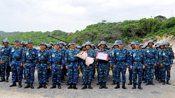 Lãnh đạo hoàn thành tốt nhiệm vụ chính trị, bảo vệ vững chắc vùng trời