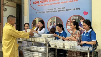 Vòng tay yêu thương, tương trợ những mảnh đời khó khăn