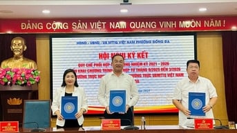 Thường trực HĐND, UBND, Ủy ban MTTQ Việt Nam phường Đống Đa ký kết phối hợp công tác